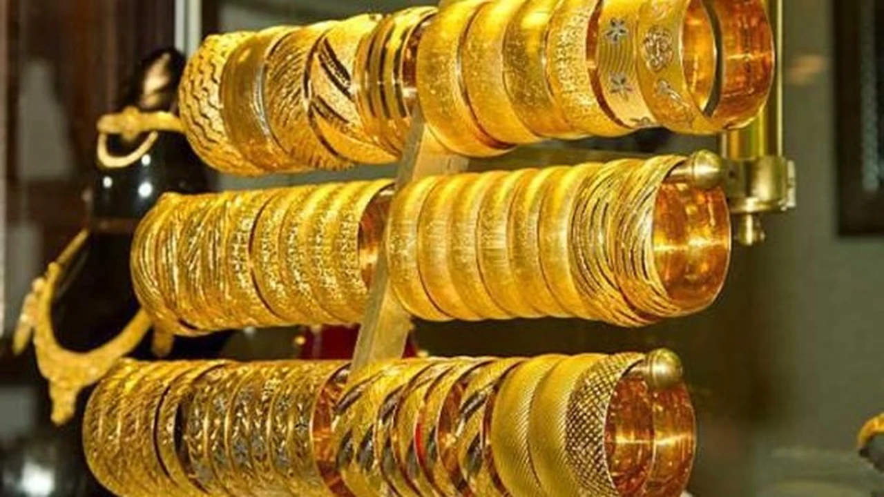 تطورات مفاجئة في سعر جرام الذهب عيار 21 خلال تعاملات يوم 1-3-2026